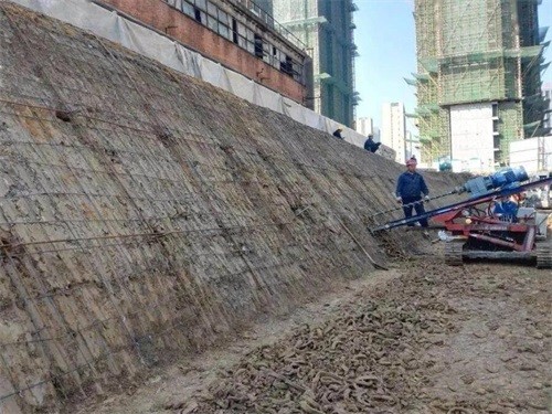 平和建筑边坡支护